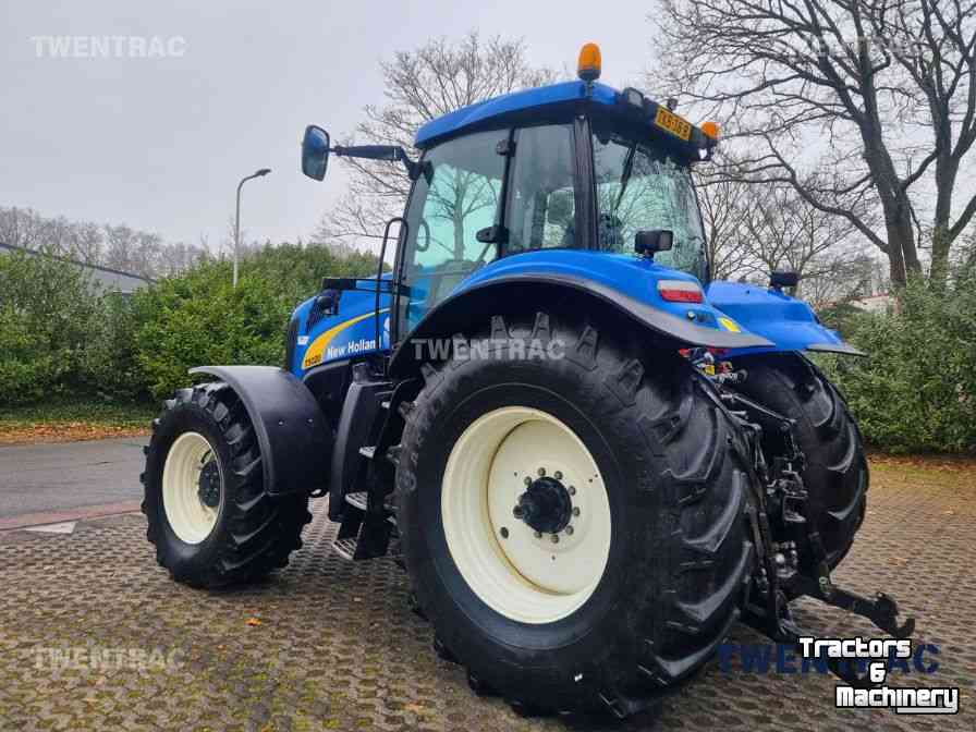 Tractor / Trekker New Holland T 8020