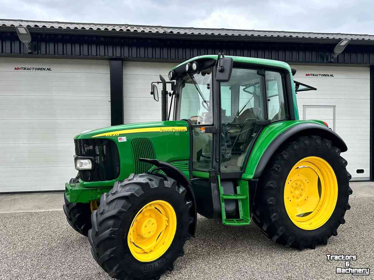 Tractor / Trekker John Deere 6220