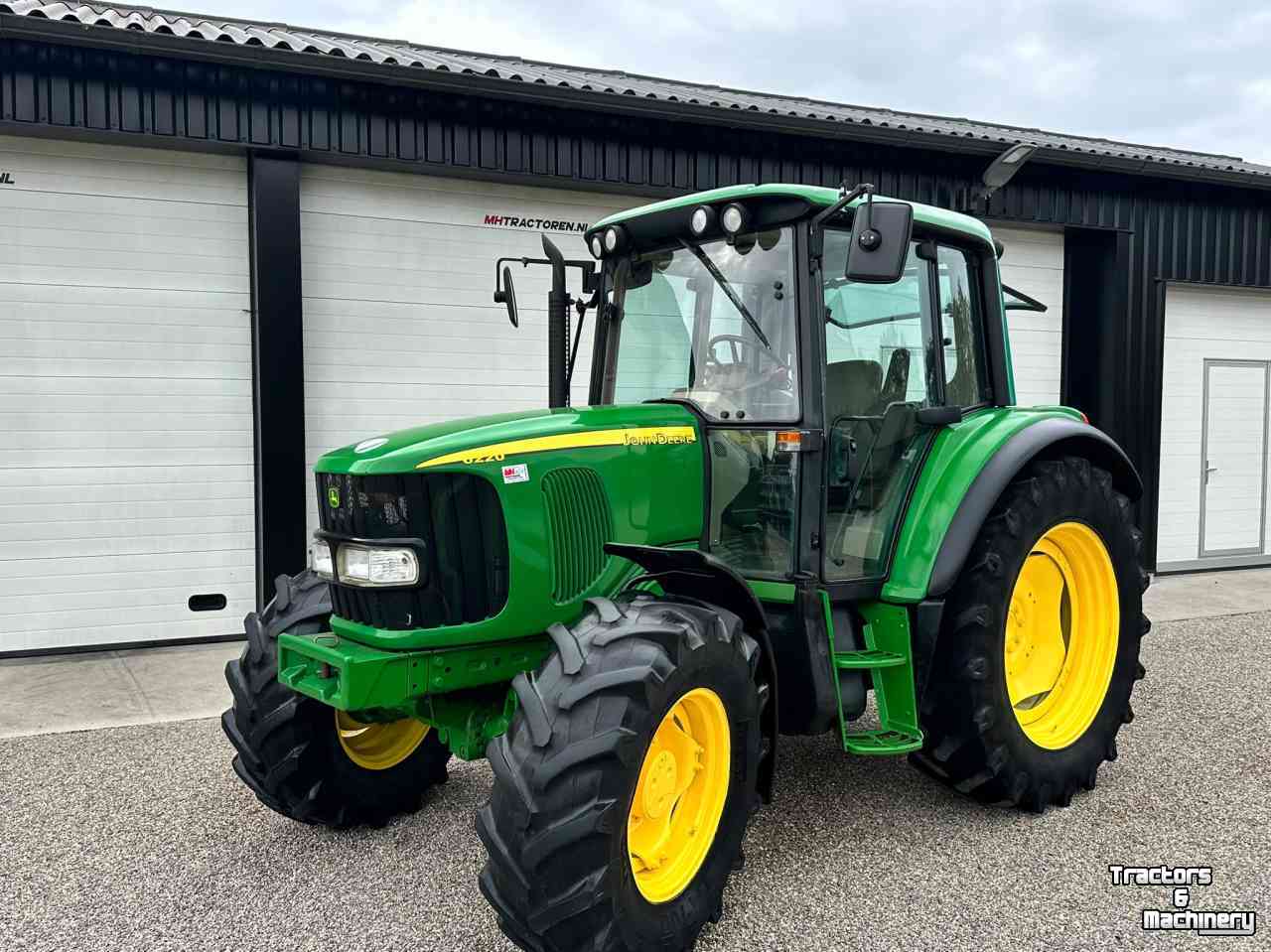 Tractor / Trekker John Deere 6220