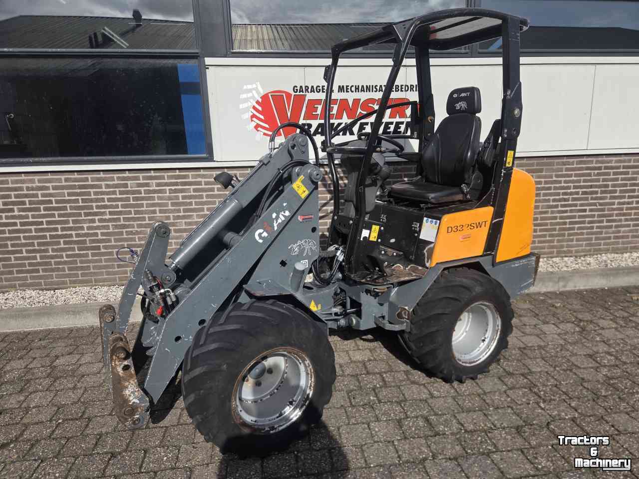 Shovel / Wiellader / Kniklader Giant D332SWT bigwheel