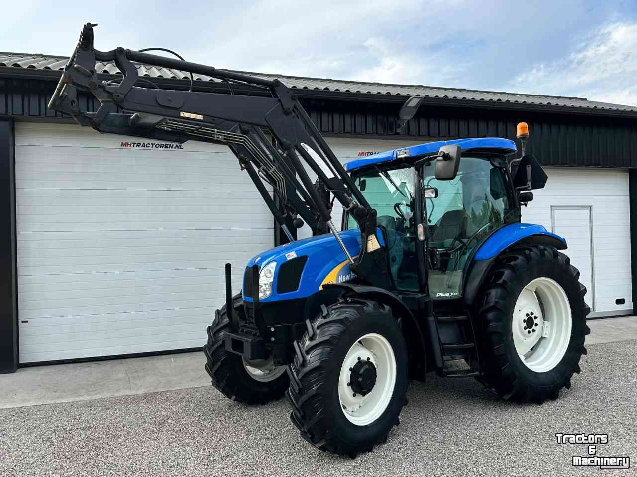 Tractor / Trekker New Holland TSA 100