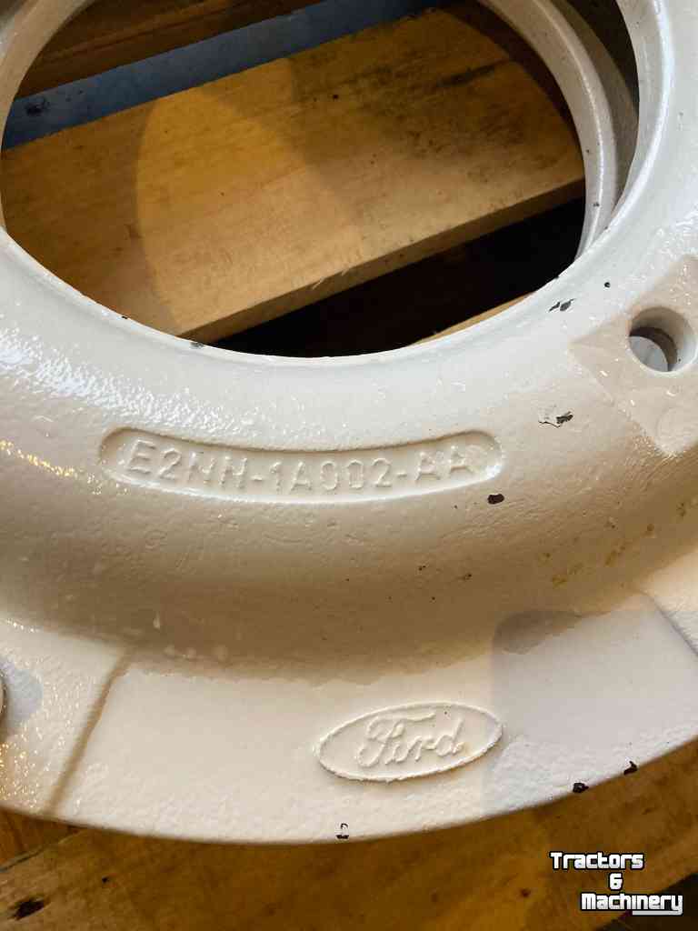 Gebruikte onderdelen van tractoren Ford Ford wielgewichten