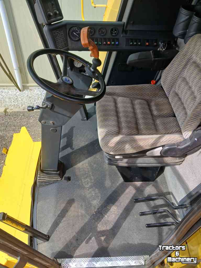Maaidorser / Combine New Holland tc5070