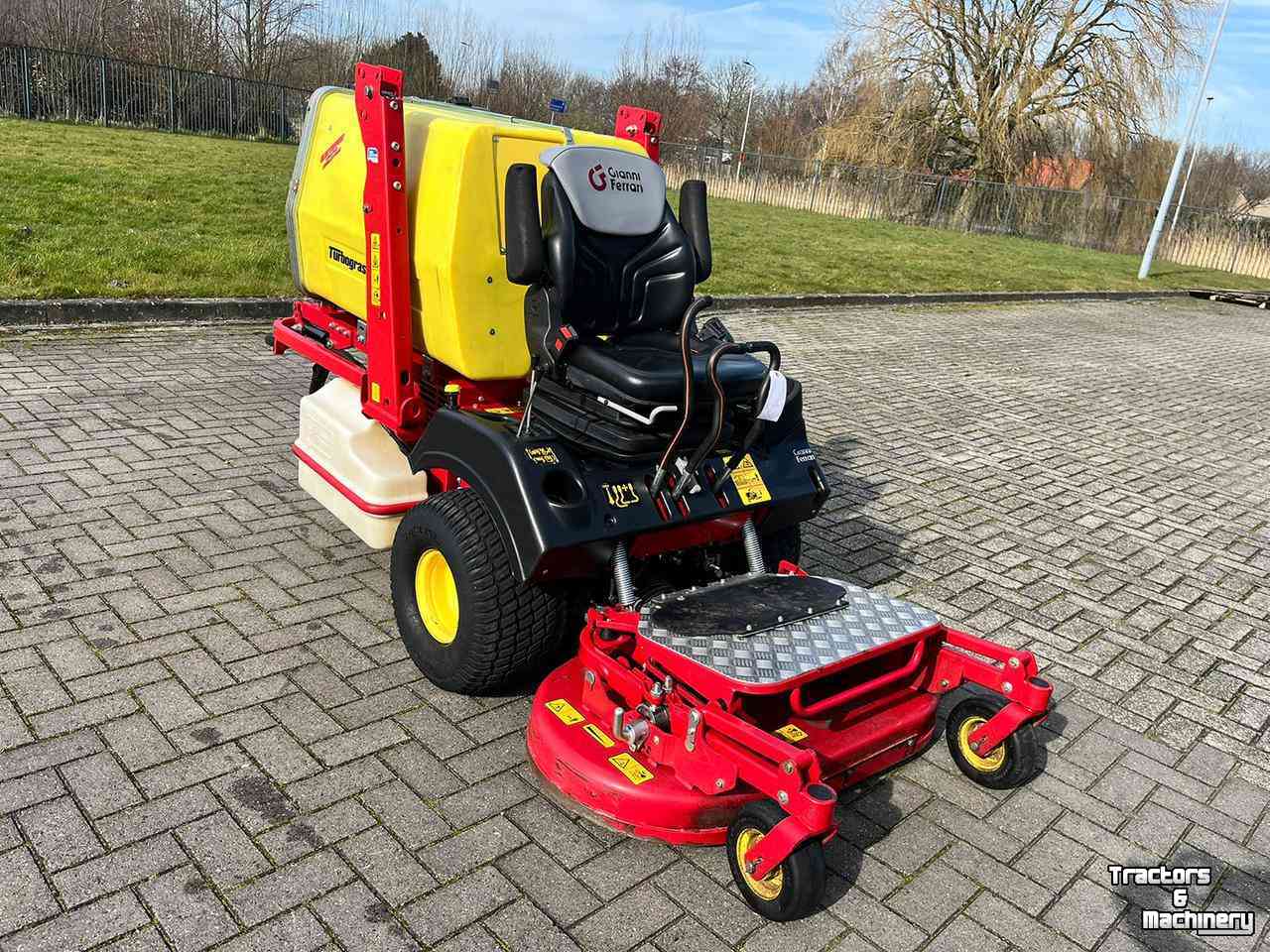 Zitmaaier Gianni Ferrari Turbo Grass 630