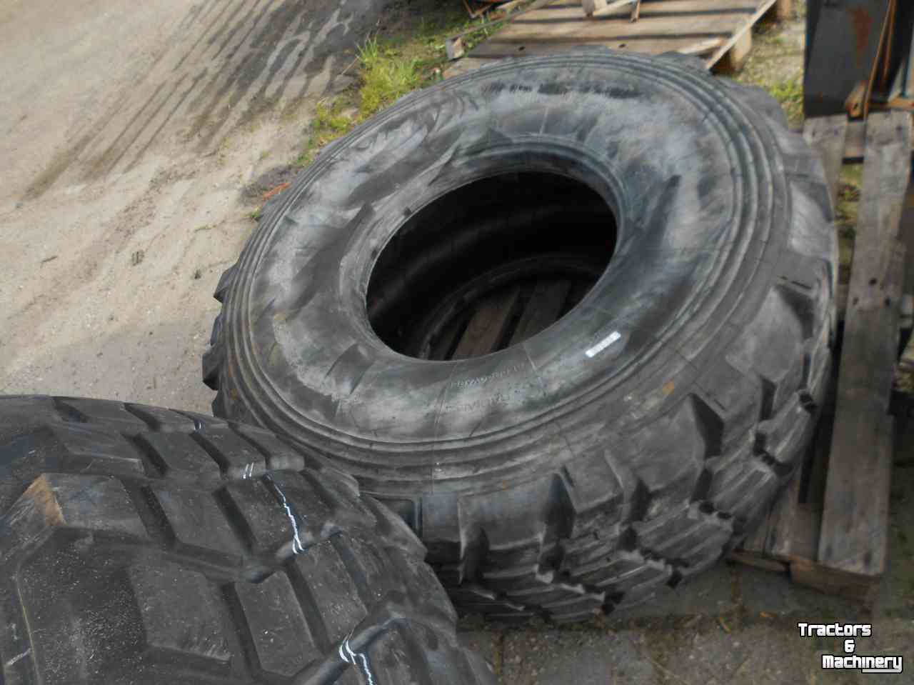 Wielen, Banden, Velgen & Afstandsringen Michelin 525/65r20.5