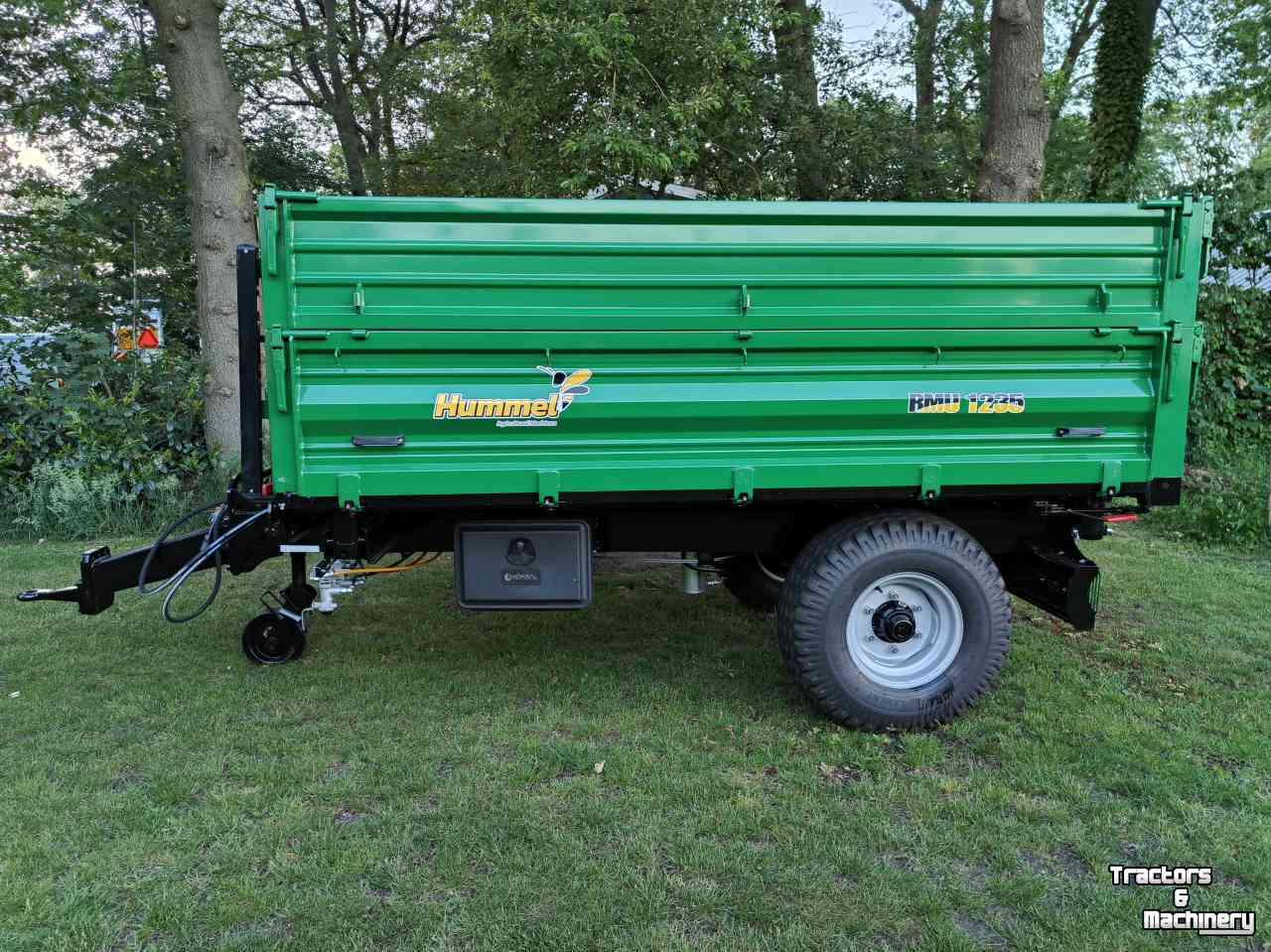 Kipper / Kiepwagen / Landbouwkipper  Hummel 3,5 tons driezijdige kipper
