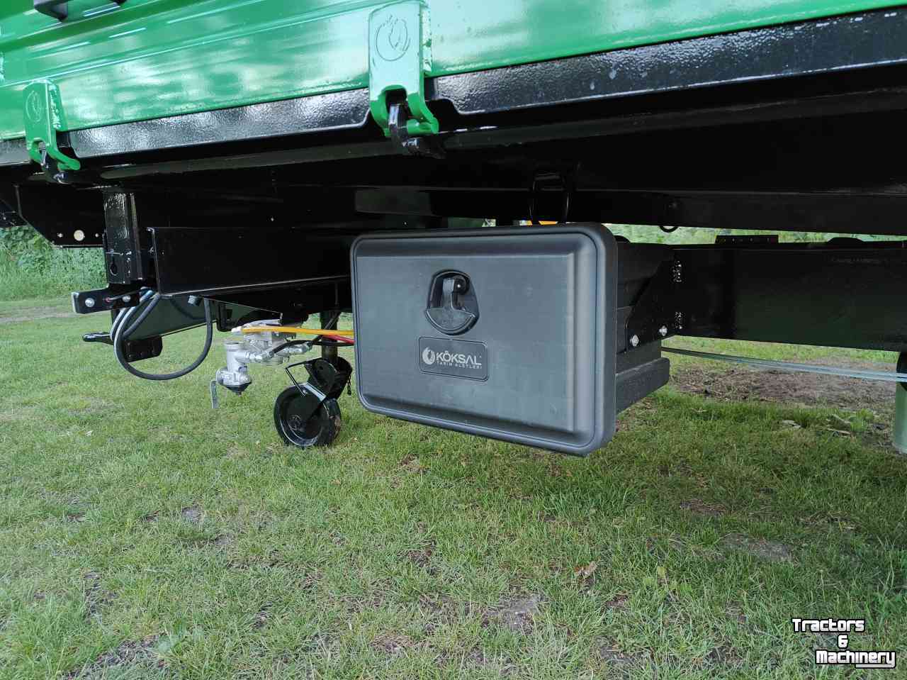 Kipper / Kiepwagen / Landbouwkipper  Hummel 3,5 tons driezijdige kipper