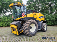 Veldhakselaar New Holland FR 700 hakselaar