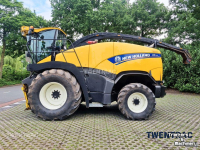Veldhakselaar New Holland FR 700 hakselaar