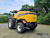 Veldhakselaar New Holland FR 700 hakselaar
