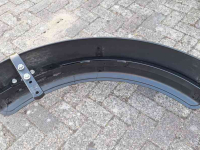 Overige traktoren en toebehoren John Deere 2 originele John Deere voorwiel spatborden.