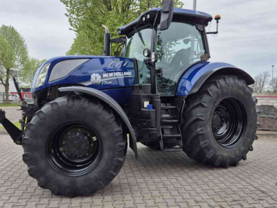 Traktoren / Trekkers New Holland T7.230 PC 40eco met Lucht, Fronthef PTO, geveerde vooras en cabine, BluePower.