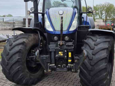 Traktoren / Trekkers New Holland T7.230 PC 40eco met Lucht, Fronthef PTO, geveerde vooras en cabine, BluePower.
