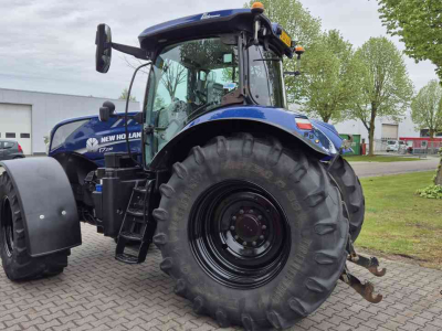 Traktoren / Trekkers New Holland T7.230 PC 40eco met Lucht, Fronthef PTO, geveerde vooras en cabine, BluePower.
