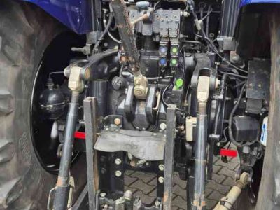 Traktoren / Trekkers New Holland T7.230 PC 40eco met Lucht, Fronthef PTO, geveerde vooras en cabine, BluePower.