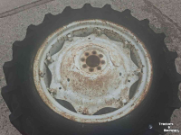 Wielen, Banden, Velgen & Afstandsringen Ford 12.4R34