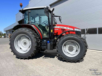 Tractor / Trekker Massey Ferguson 5711M Dyna 4