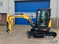 Mini-graver / Mini-graafmachine New Holland E35D
