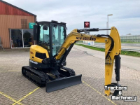 Mini-graver / Mini-graafmachine New Holland E35D