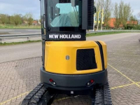 Mini-graver / Mini-graafmachine New Holland E35D