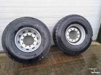 Wielen, Banden, Velgen & Afstandsringen Bridgestone 445/65XR22,5  Wiel