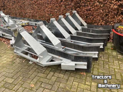 Mestschuif  Rubberschuif / mestschuif / sneeuwschuif , divere breedtes if 3 punts opname/lepelinsteek