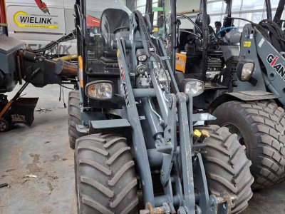 Shovel / Wiellader / Kniklader Giant G2500HD