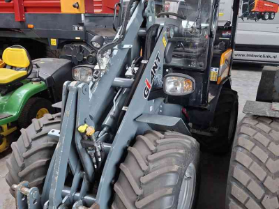 Shovel / Wiellader / Kniklader Giant G2500HD
