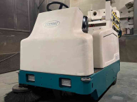 Zitveegmachine / Veeg-zuigmachine Tennant 6200