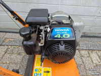 Graszodebeluchter Eliet E401 VM benzine honda motor verticuteermachine verticuteerder verticuteren