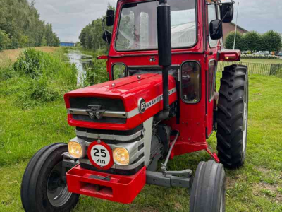 Tractor / Trekker Massey Ferguson 155 2WD Tractoren