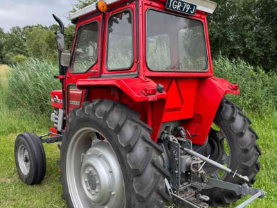 Tractor / Trekker Massey Ferguson 155 2WD Tractoren