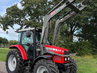 Tractor / Trekker Massey Ferguson 5435 Speedshift Tractoren