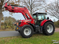 Tractor / Trekker Massey Ferguson 7715S Dyna-6 Efficient Tractoren
