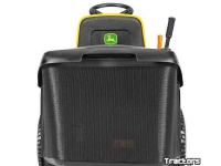 Zitmaaier John Deere X117R