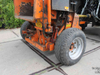 Houtversnipperaar JBM 831ZX houtversnipperaar op wielstel takkenhakselaar