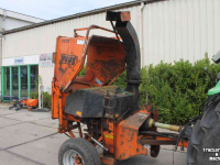 Houtversnipperaar JBM 831ZX houtversnipperaar op wielstel takkenhakselaar