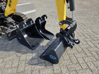 Mini-graver / Mini-graafmachine New Holland E12D Rops