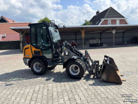 Shovel / Wiellader / Kniklader Giant G2500 HD X-TRA. Bak en Lepels, Vol cabine, 208 uur.