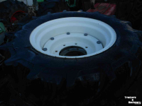 Wielen, Banden, Velgen & Afstandsringen New Holland 420/70r30 en 300/70r20