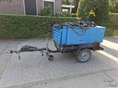 Compressor  Luchtcompressor met dieselmotor