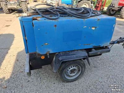 Compressor  Luchtcompressor met dieselmotor
