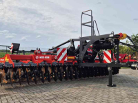 Schijveneg Metal-Fach U710 6m Schijveneg, Demo, slechts 20ha gedaan!