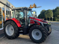 Tractor / Trekker Massey Ferguson 5S.145 EXCLUSIVE DYNA VT