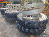Wielen, Banden, Velgen & Afstandsringen Continental 320/90R32 en 340/85R48