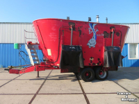 Voermengwagen Vertikaal Peecon VMW 320 voermengwagen