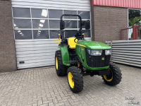 Smalspoor tractor John Deere 3038E