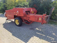 Persen / Balenpers / Pakkenpers New Holland Hyliner 387 balenpers