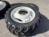 Wielen, Banden, Velgen & Afstandsringen BKT 320/85R36 + 300/95R52