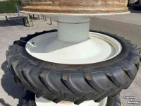 Wielen, Banden, Velgen & Afstandsringen BKT 320/85R36 + 300/95R52